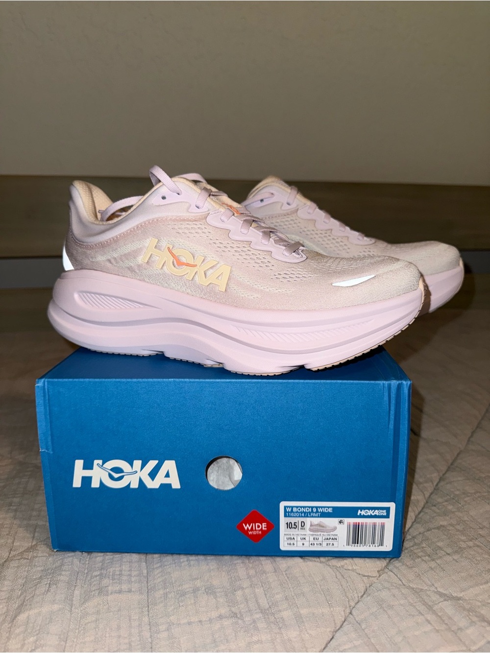 Hoka Women's Bondi 9 Lilac Cream/Tangerine Glow Size 10.5 Wide